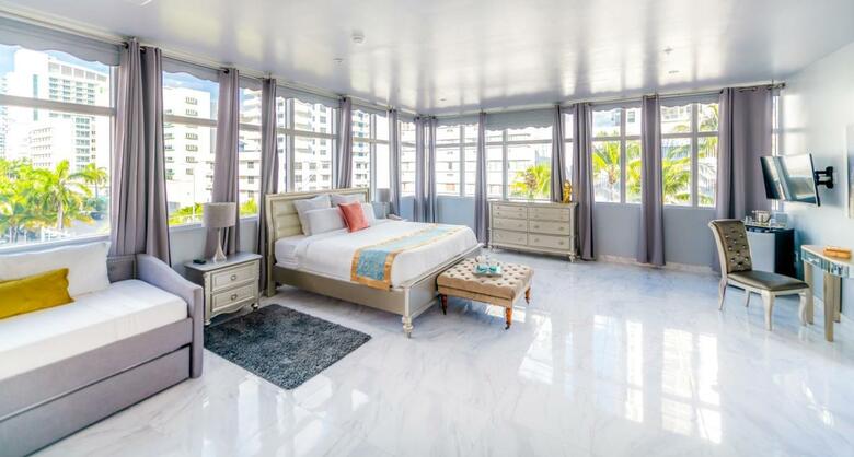 Hotel Secret Garden Miami Beach
