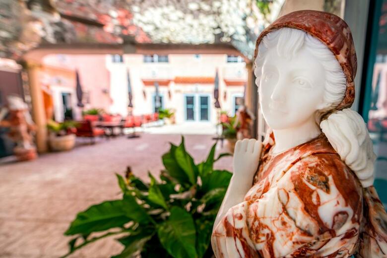 Hotel Secret Garden Miami Beach