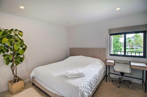 Apartamento Modern Palm Beach Apt With Pool Access And Crib!