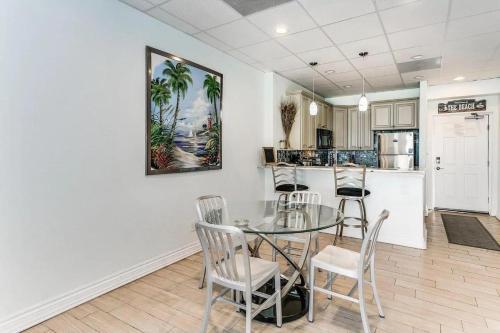 Newly Renovate Beachfront Beauty By Gulf Life