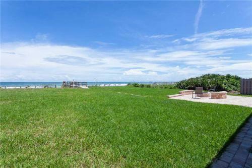 Seashell, 3 Bedrooms, Sleeps 6, Direct Ocean Front, Wifi