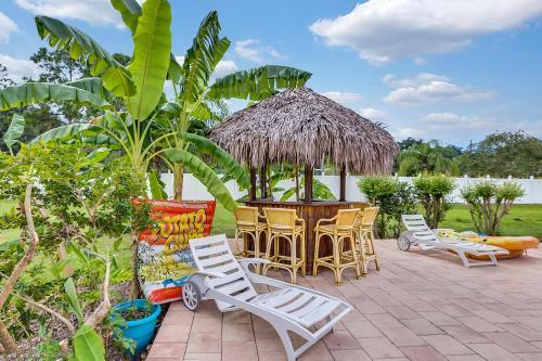 Luxury 5br Pool Spa Tiki Hut