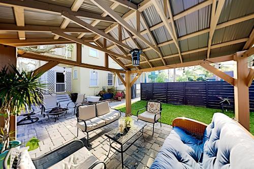 Apartamento Historic District Retreat - Festive Backyard Duplex