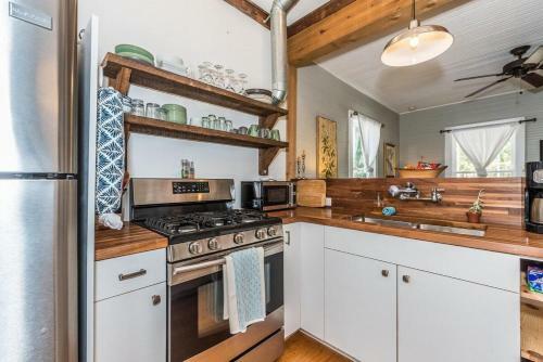 Cape Keepers Cottage - Lighthouse Park