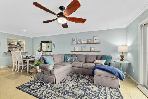 Island Oasis - 3br 2ba - Steps To The Ocean!