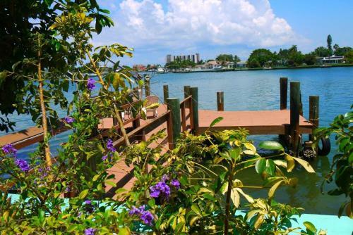 Affordable Beach Condos -three Bed 3 Bath House Home