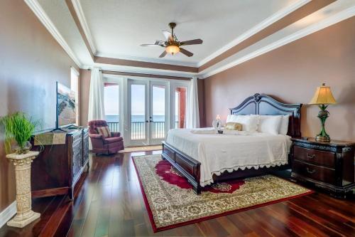 Gulf-front Estate With Pool & Direct Beach Access Home