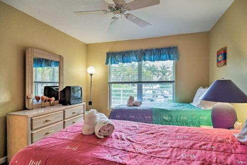Apartamento St Petersburg Home With Pool Access, Oceanfront Views