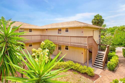 Tropical Condo On Sanibel's Secluded West End - Blind Pass B211