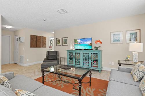 Hidden Gem Resort Condo Perfect For Sunsets & Shells - Blind Pass G102