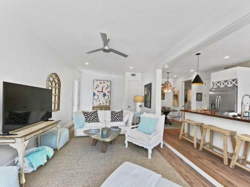 Paradiso Too Home