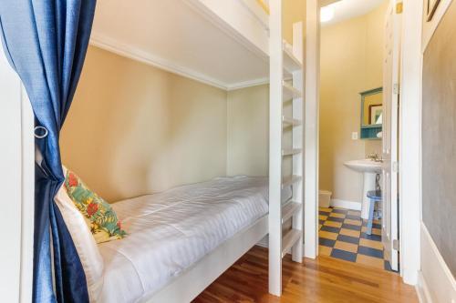 3 Bed 6 Bath Vacation Home In Seagrove, Fl