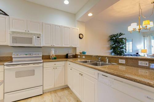 Greenlinks Golf Villa At Lely Resort