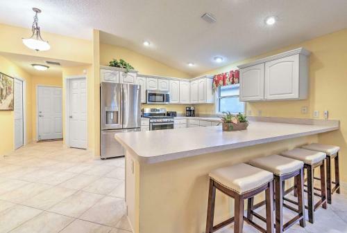 House On Golf Course, 2.5 Mi To Lake Sumter!