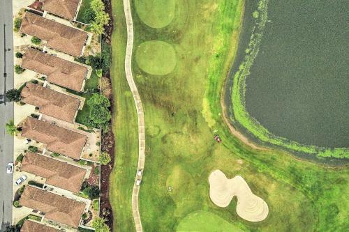 House On Golf Course, 2.5 Mi To Lake Sumter!