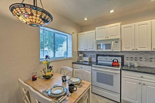 Updated Apartment Walking Distance To Venice Beach