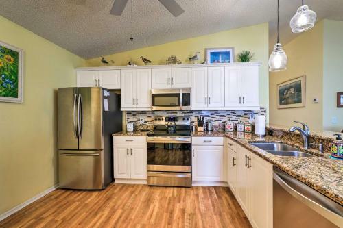 Updated Home With Yard In The Villages Community!