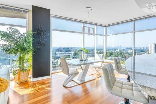 Apartamento Exquisite Polished Panoramic Buckhead Penthouse-designed