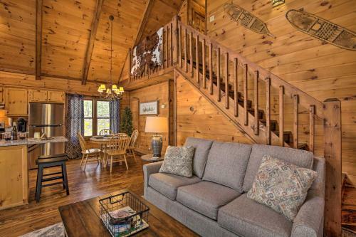 Picturesque Mtn Cabin With Hot Tub And Fire Pit!