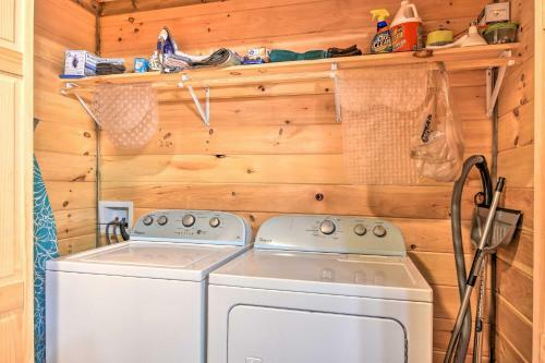 Blue Ridge Cabin With Decks Less Than 6 Mi To Vineyard!