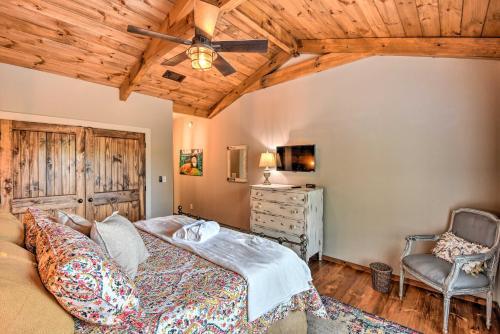 Cork And Creek Cottage With Mtn And Pasture Views!