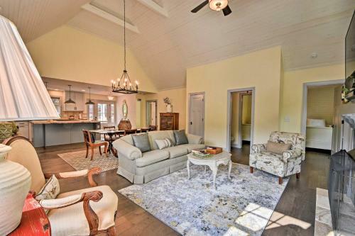 Luxury Lakefront Hiawassee Cottage With Boat Dock!