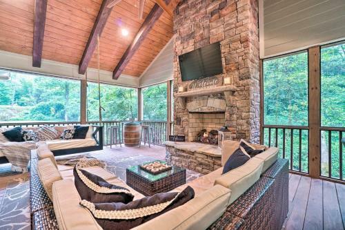 Hootenanny At Horton Creek Creekside Escape!