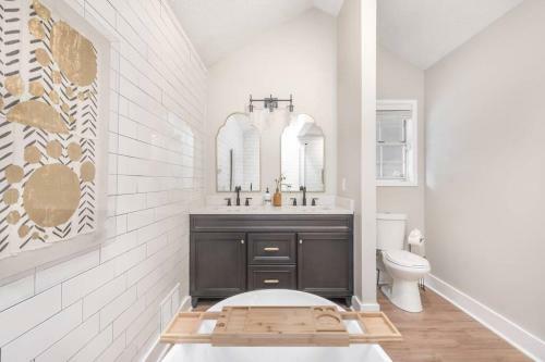 Stylish & Spacious Home Near Atl