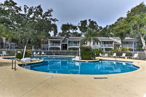 Apartamento St Simons Condo With Amenities, Drive To Beach