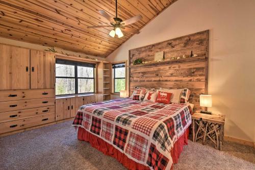 Spacious Cabin With Furnished Deck And Fire Pit!
