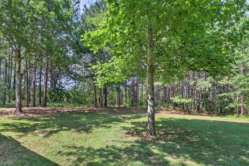 Cozy Pine Mountain Cabin With Screened Porch And Yard!