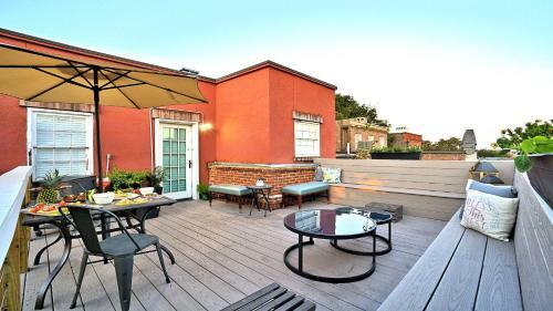 Apartamento 3 Bedroom Penthouse Blocks From The River