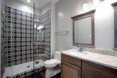 Newly Renovated 4 Bed 3 Bath And 2 Parking Spots