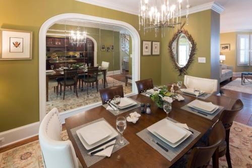 Villa On Broughton Main By Lucky Savannah