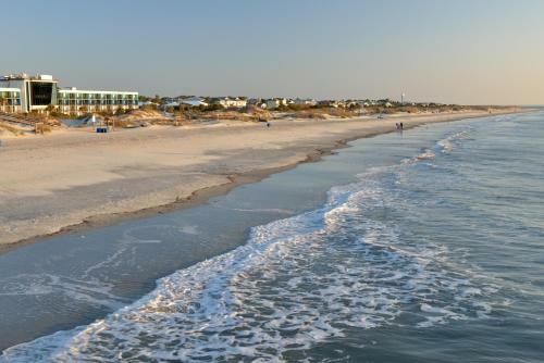 Three Buoys - Private Pool, Walk To Beach! Home