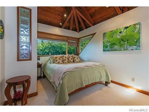 Blue Mahina At Sunset Beach Home