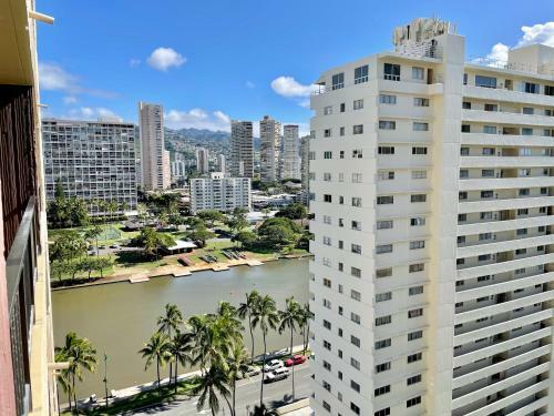 Apartamento 440 Olohana St #1606