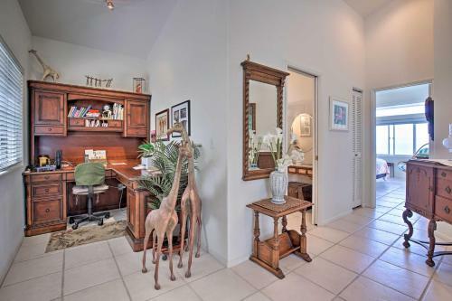 Custom-built Kona Coast Home - Mins To Magic Sands