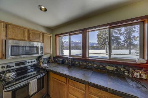 Lakefront Escape By Casago Mccall - Donerightmanagement