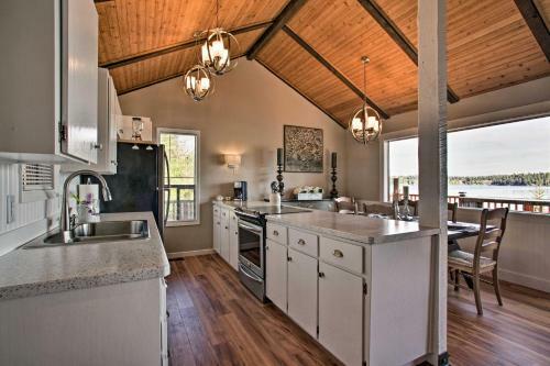 Hillside Home With Dock, 10 Min To Coeur Dalene
