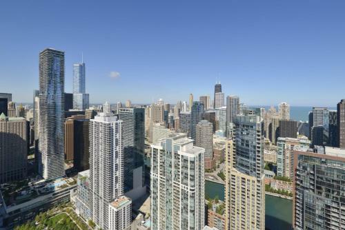 Hotel Luxury Downtown Chicago Suites
