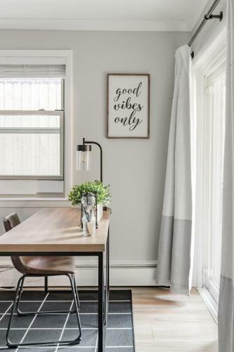 Apartamento Inviting Stylish Home With Covered Patio