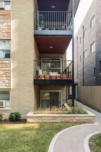 Apartamento Inviting Stylish Home With Covered Patio