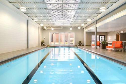 Apartamento 2br Navy Pier Loft With Pool, Gym & Views By Envitae