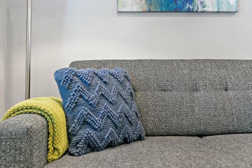 Modern Style City Centre Studio Apartment Lakeview