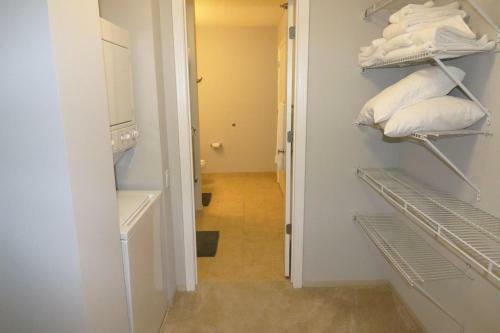 Apartamento Had A Pleasant Visit On Dch 215 West Washington