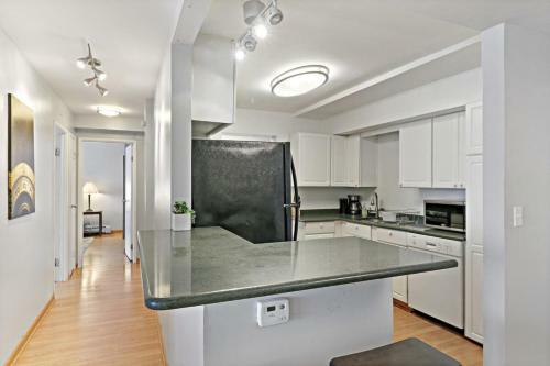 Apartamento Downtown 2br Spacious Living & Kitchen, King Beds