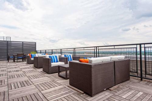Apartamento Abode Vue At 3rd 1-bedroom Loft Style Suite
