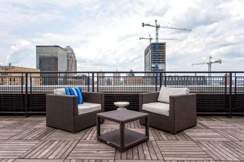 Cozysuites Apartment On 3rd Street