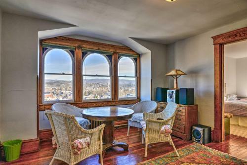 Historic Cumberland Home With Deck And Valley View!